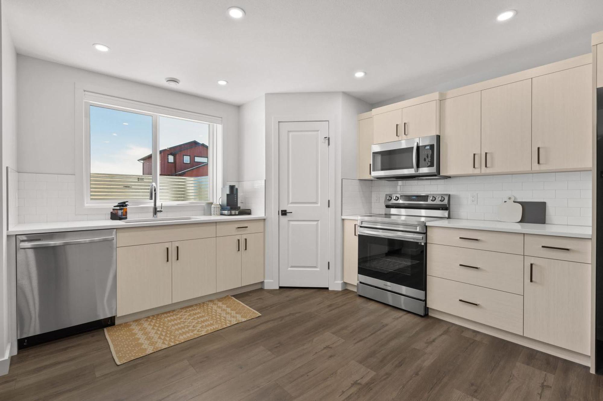 Villa Livingston Way I Sleep 6 I Netflix I Kitchen I Tv Pincher Creek Exterior foto